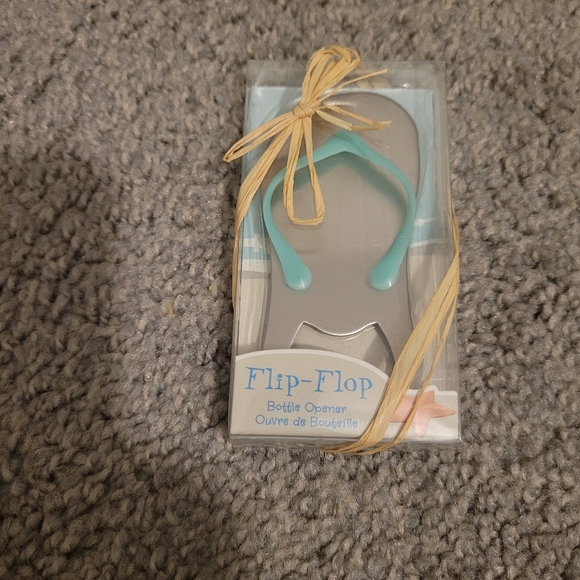 Kate Aspen Other - Nwt kate aspen flip flop bottle opener